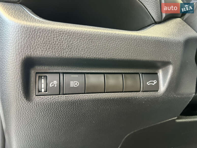 Внедорожник / Кроссовер Toyota RAV4 2021 в Николаеве