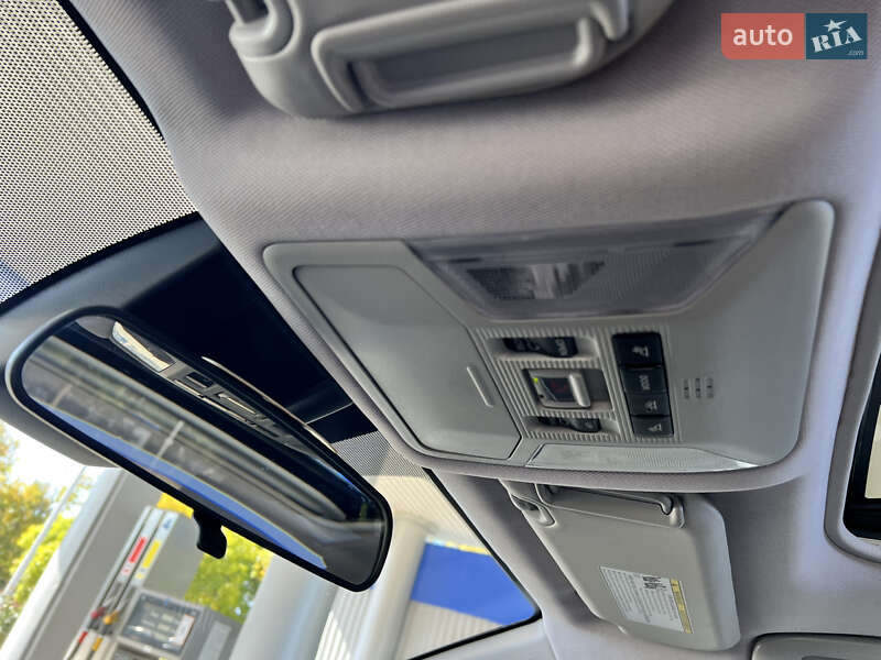 Внедорожник / Кроссовер Toyota RAV4 2021 в Николаеве