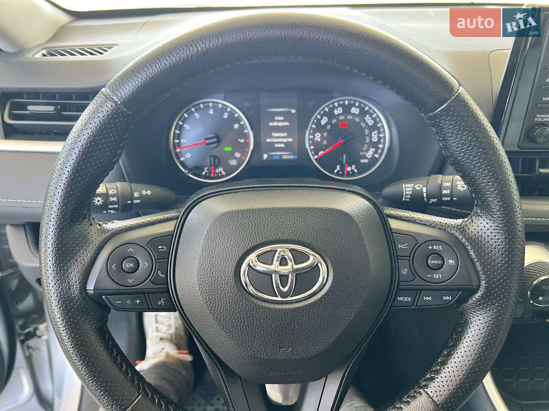 Внедорожник / Кроссовер Toyota RAV4 2021 в Николаеве