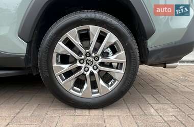 Позашляховик / Кросовер Toyota RAV4 2023 в  фото 15 Позашляховик / Кросовер Toyota RAV4 2023 в