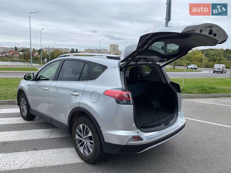 Внедорожник / Кроссовер Toyota RAV4 2016 в Виннице