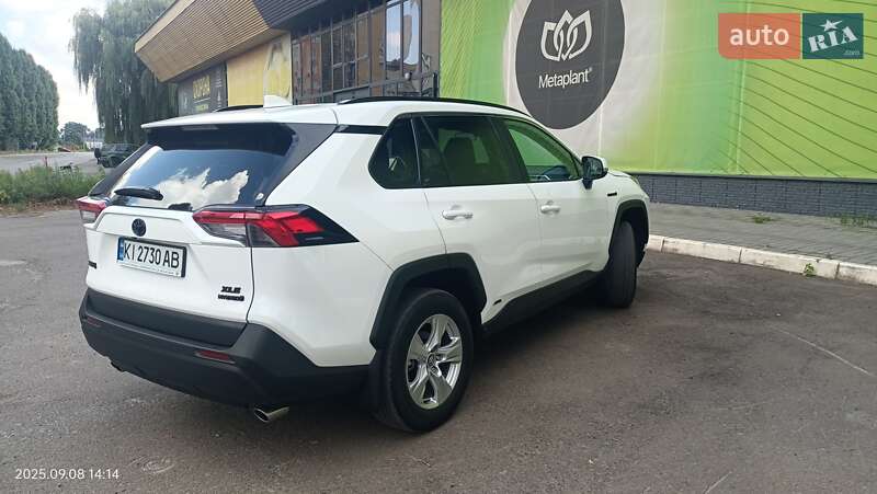 Позашляховик / Кросовер Toyota RAV4 2020 в Києві