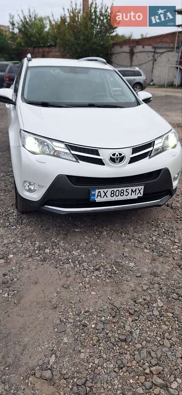 Позашляховик / Кросовер Toyota RAV4 2013 в Харкові
