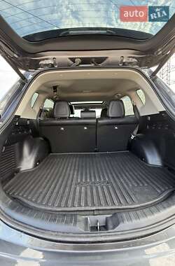 Внедорожник / Кроссовер Toyota RAV4 2017 в 