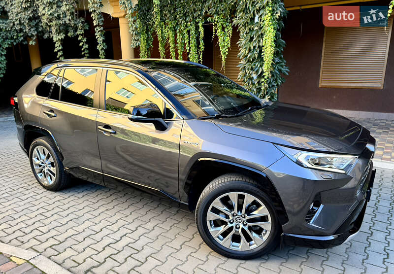 Позашляховик / Кросовер Toyota RAV4 2020 в Києві