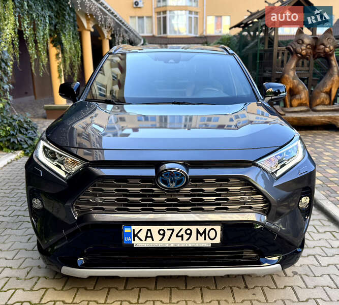 Позашляховик / Кросовер Toyota RAV4 2020 в Києві