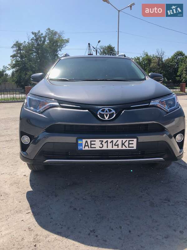 Внедорожник / Кроссовер Toyota RAV4 2016 в Никополе