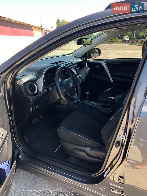 Внедорожник / Кроссовер Toyota RAV4 2016 в Никополе