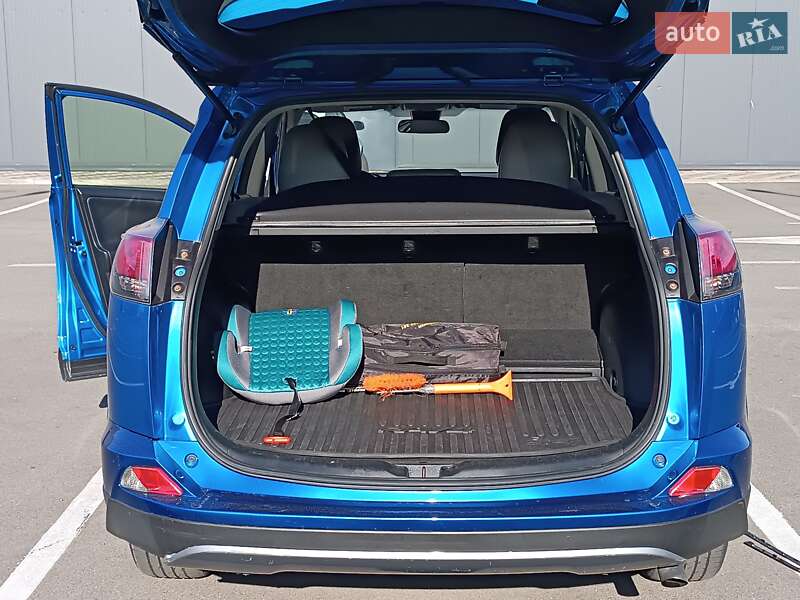 Позашляховик / Кросовер Toyota RAV4 2017 в Києві фото 12 Позашляховик / Кросовер Toyota RAV4 2017 в Києві