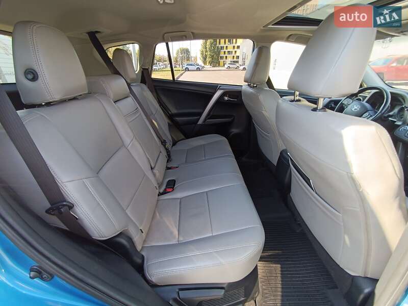 Позашляховик / Кросовер Toyota RAV4 2017 в Києві фото 27 Позашляховик / Кросовер Toyota RAV4 2017 в Києві