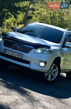 Внедорожник / Кроссовер Toyota RAV4 2010 в Краснограде
