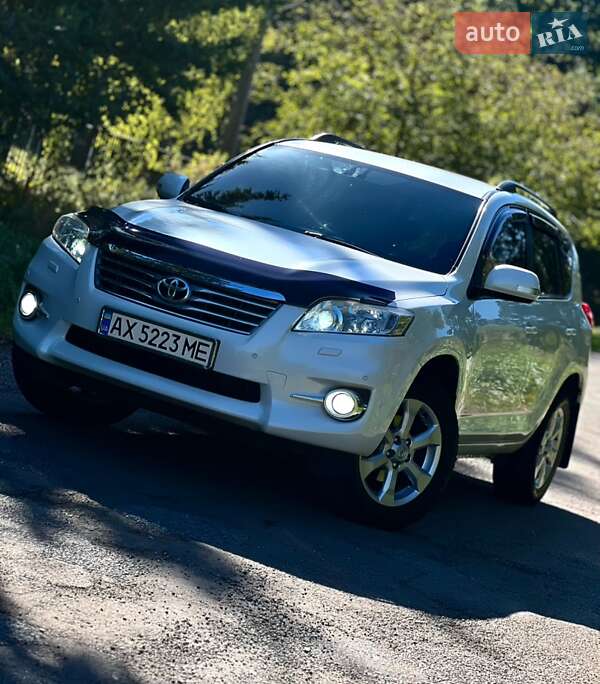 Toyota RAV4 2010