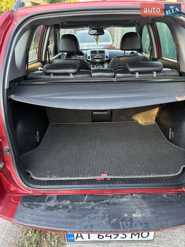 Позашляховик / Кросовер Toyota RAV4 2008 в Броварах