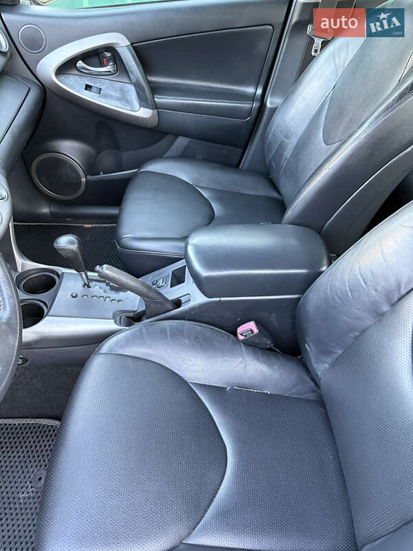 Позашляховик / Кросовер Toyota RAV4 2008 в Броварах