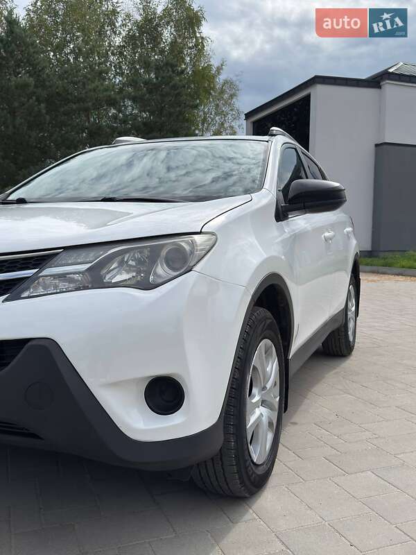 Внедорожник / Кроссовер Toyota RAV4 2015 в Долине фото 2 Внедорожник / Кроссовер Toyota RAV4 2015 в Долине