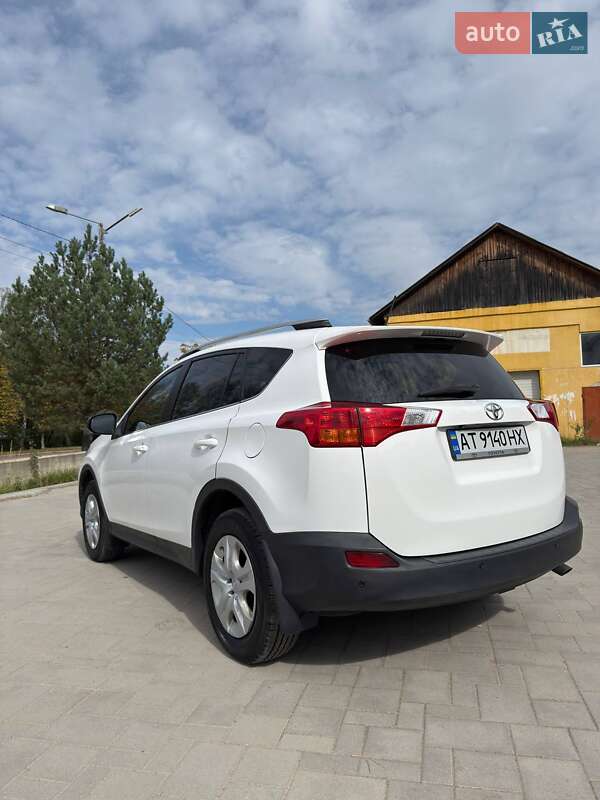 Внедорожник / Кроссовер Toyota RAV4 2015 в Долине фото 7 Внедорожник / Кроссовер Toyota RAV4 2015 в Долине