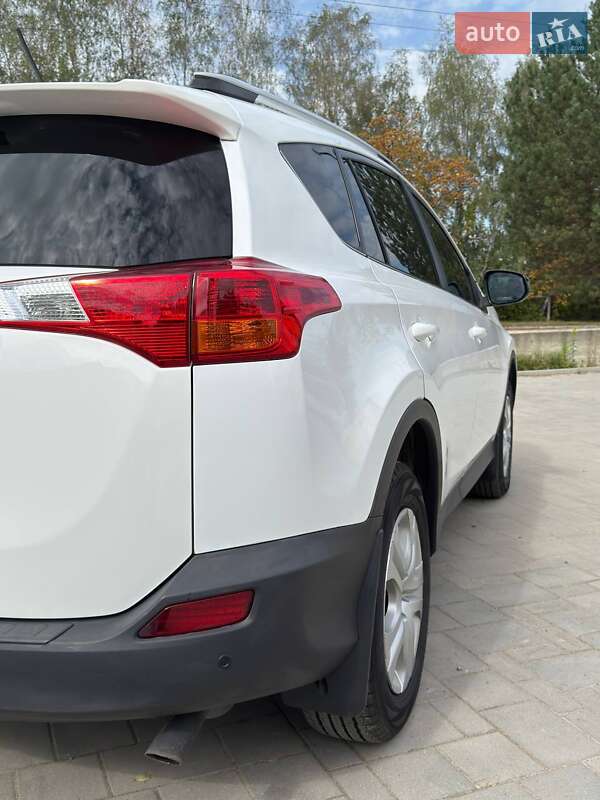 Внедорожник / Кроссовер Toyota RAV4 2015 в Долине фото 10 Внедорожник / Кроссовер Toyota RAV4 2015 в Долине