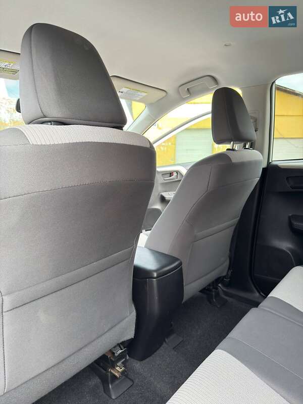 Внедорожник / Кроссовер Toyota RAV4 2015 в Долине фото 19 Внедорожник / Кроссовер Toyota RAV4 2015 в Долине