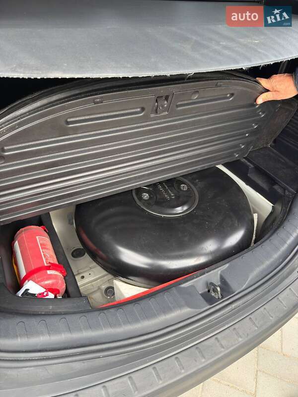 Внедорожник / Кроссовер Toyota RAV4 2015 в Долине фото 24 Внедорожник / Кроссовер Toyota RAV4 2015 в Долине