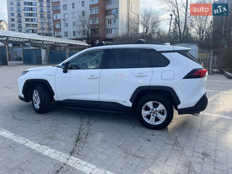 Внедорожник / Кроссовер Toyota RAV4 2019 в Тернополе