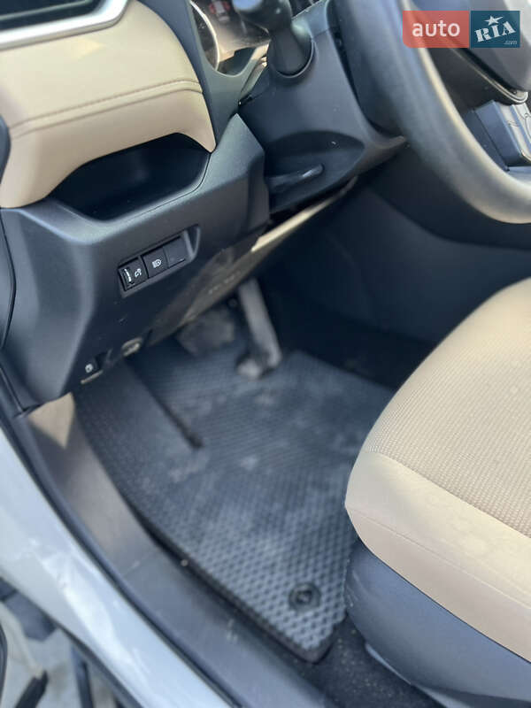 Внедорожник / Кроссовер Toyota RAV4 2019 в Тернополе