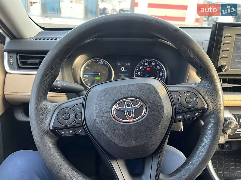 Внедорожник / Кроссовер Toyota RAV4 2019 в Тернополе