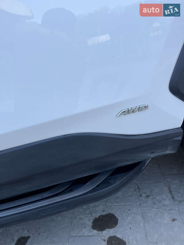 Внедорожник / Кроссовер Toyota RAV4 2019 в Тернополе