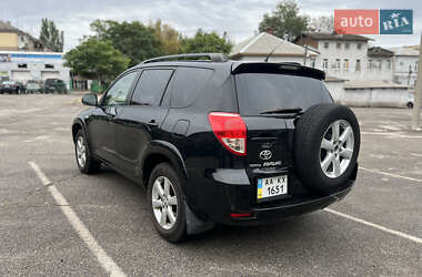 Внедорожник / Кроссовер Toyota RAV4 2007 в 