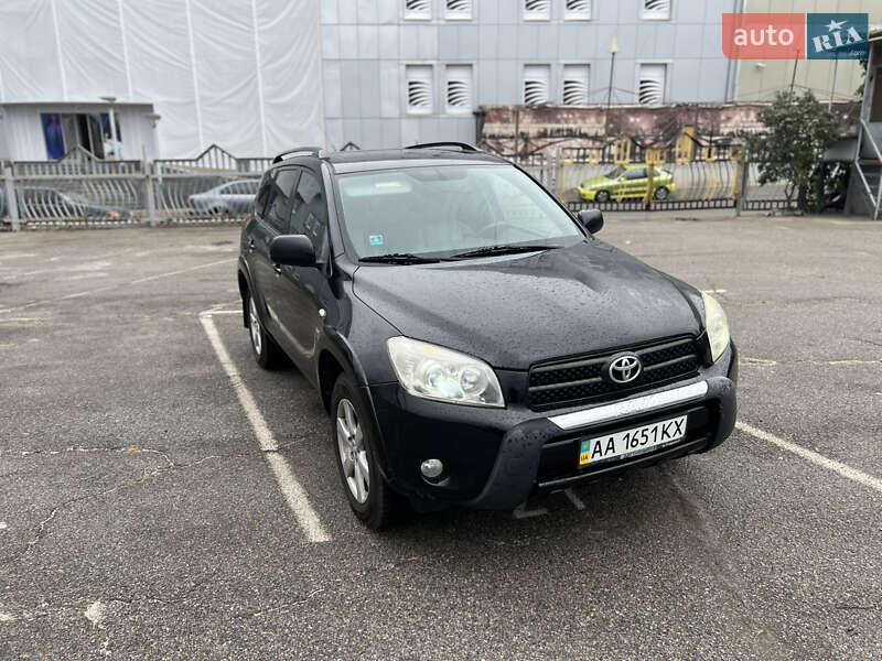 Внедорожник / Кроссовер Toyota RAV4 2007 в 