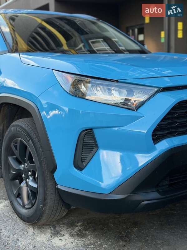 Позашляховик / Кросовер Toyota RAV4 2021 в Києві
