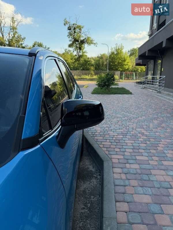 Позашляховик / Кросовер Toyota RAV4 2021 в Києві