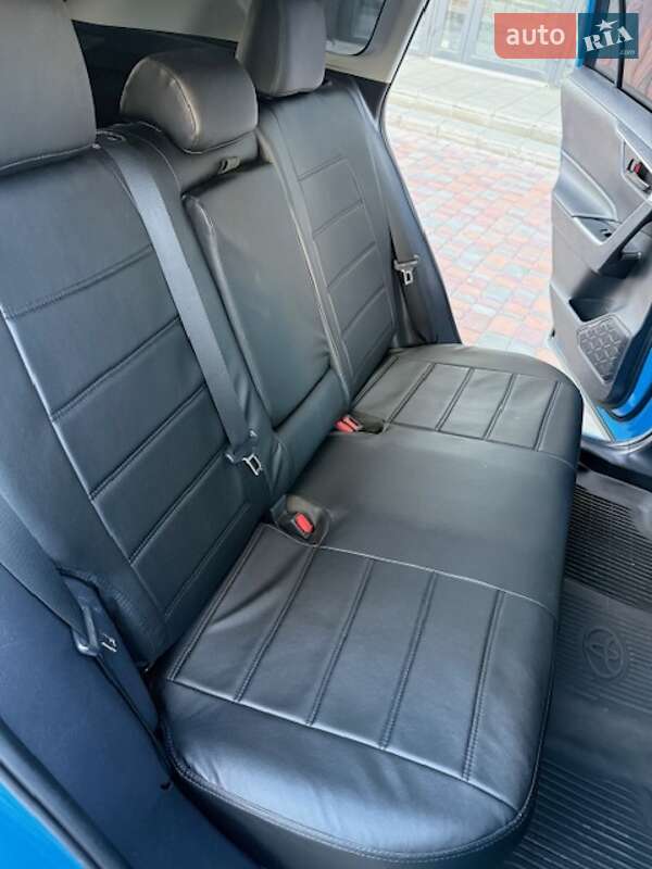 Позашляховик / Кросовер Toyota RAV4 2021 в Києві