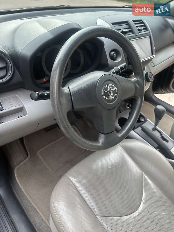 Внедорожник / Кроссовер Toyota RAV4 2008 в Львове