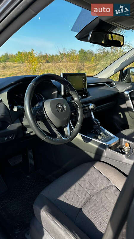 Позашляховик / Кросовер Toyota RAV4 2020 в Кривому Розі