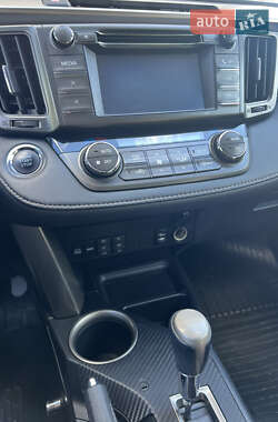 Внедорожник / Кроссовер Toyota RAV4 2014 в 