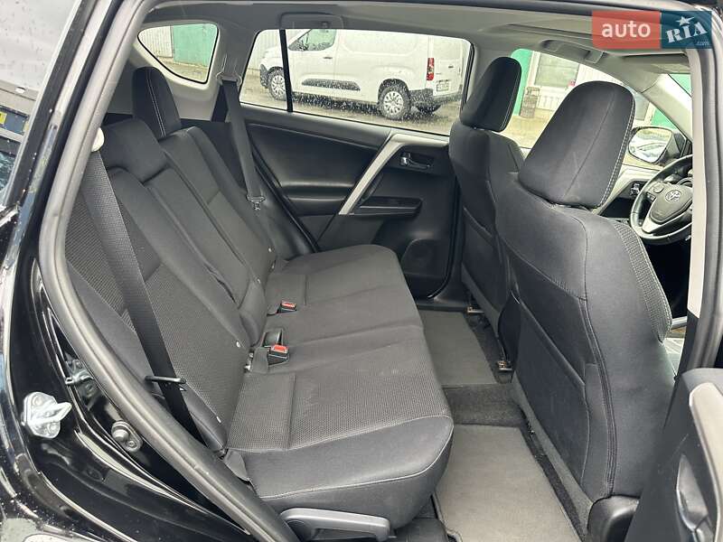 Внедорожник / Кроссовер Toyota RAV4 2016 в Киеве