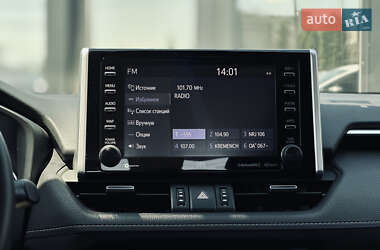 Внедорожник / Кроссовер Toyota RAV4 2019 в 