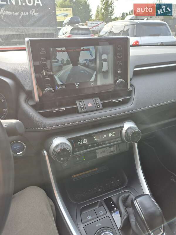 Внедорожник / Кроссовер Toyota RAV4 2021 в Киеве