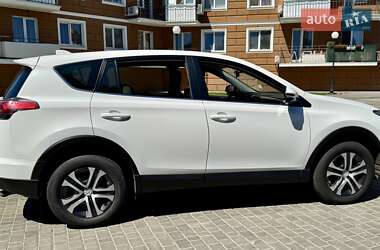 Внедорожник / Кроссовер Toyota RAV4 2016 в Одессе