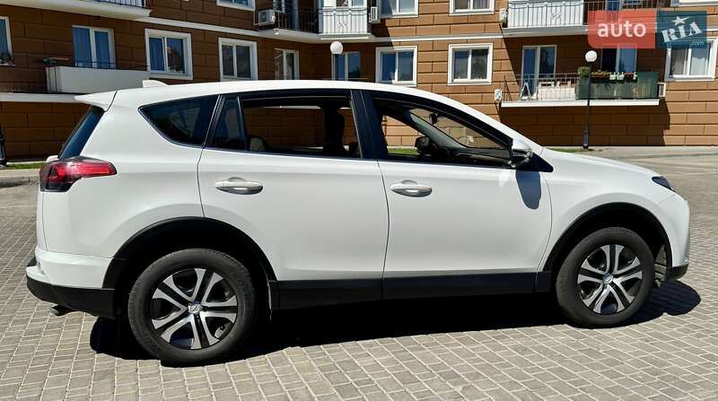 Внедорожник / Кроссовер Toyota RAV4 2016 в Одессе