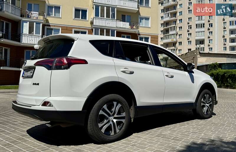 Внедорожник / Кроссовер Toyota RAV4 2016 в Одессе