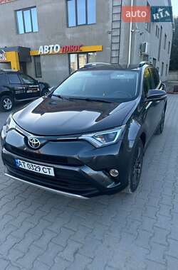 Внедорожник / Кроссовер Toyota RAV4 2015 в Коломые