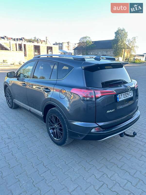 Внедорожник / Кроссовер Toyota RAV4 2015 в Коломые