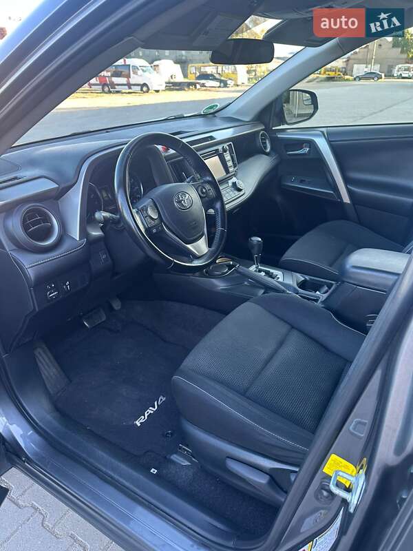 Внедорожник / Кроссовер Toyota RAV4 2015 в Коломые