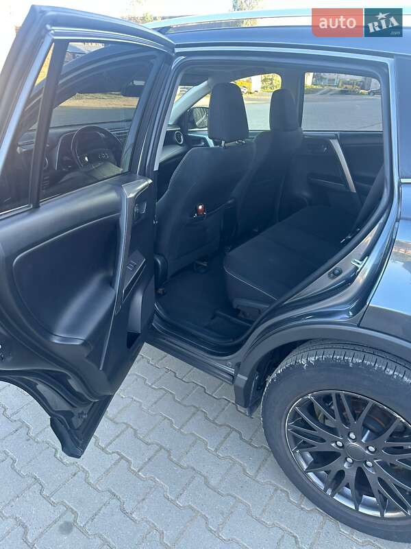 Внедорожник / Кроссовер Toyota RAV4 2015 в Коломые