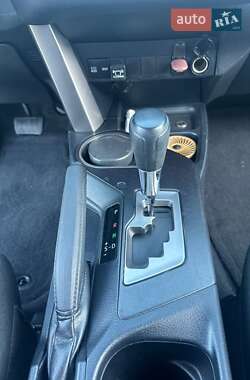Внедорожник / Кроссовер Toyota RAV4 2015 в 