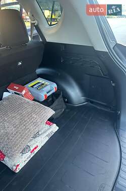 Внедорожник / Кроссовер Toyota RAV4 2015 в 