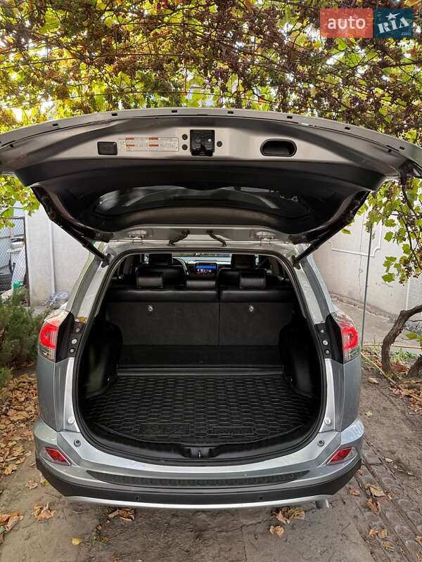 Позашляховик / Кросовер Toyota RAV4 2018 в Чугуєві фото 9 Позашляховик / Кросовер Toyota RAV4 2018 в Чугуєві