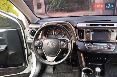 Внедорожник / Кроссовер Toyota RAV4 2013 в 