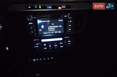 Внедорожник / Кроссовер Toyota RAV4 2013 в 